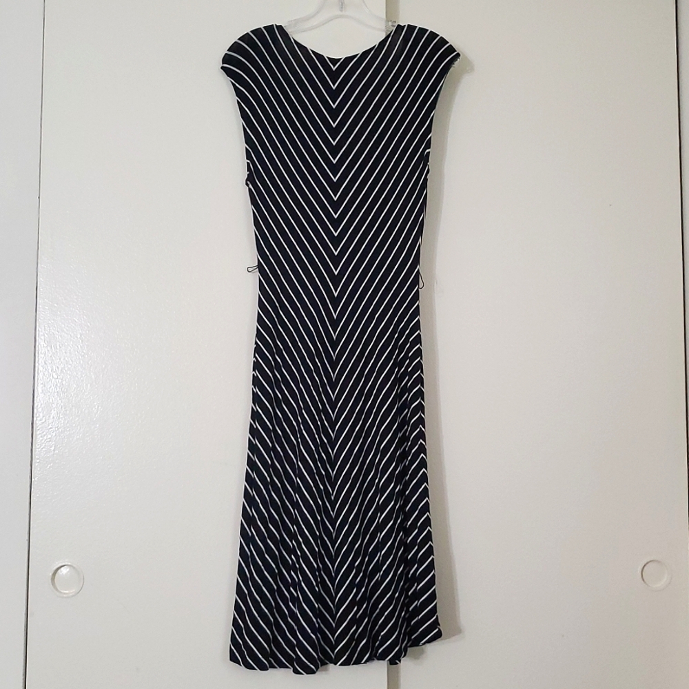 Calvin Klein Black And White Striped Dress. Size 2 - Picture 6 of 8